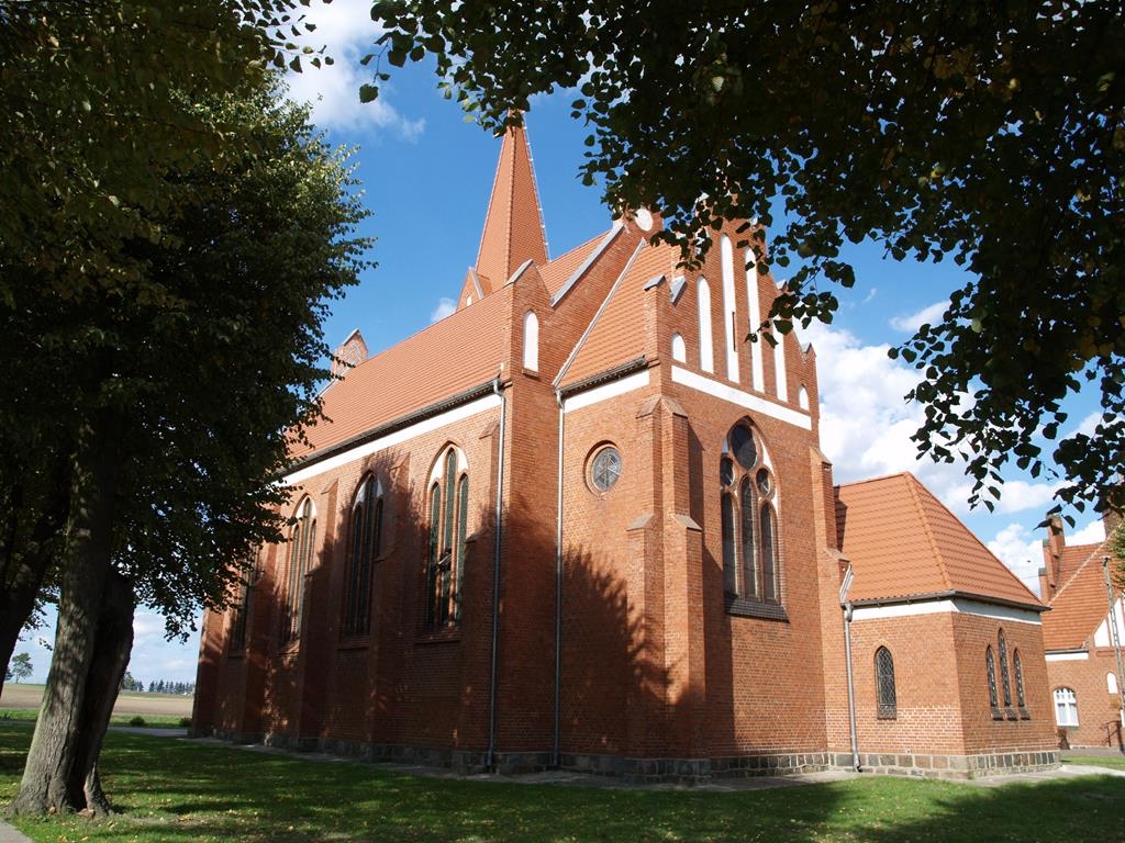 Neogotycki kościół w Smętowie Granicznym pochodzący z 1904r.